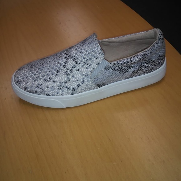 Lt Grey Snake skin Slip on sneaker - Picture 8 of 8